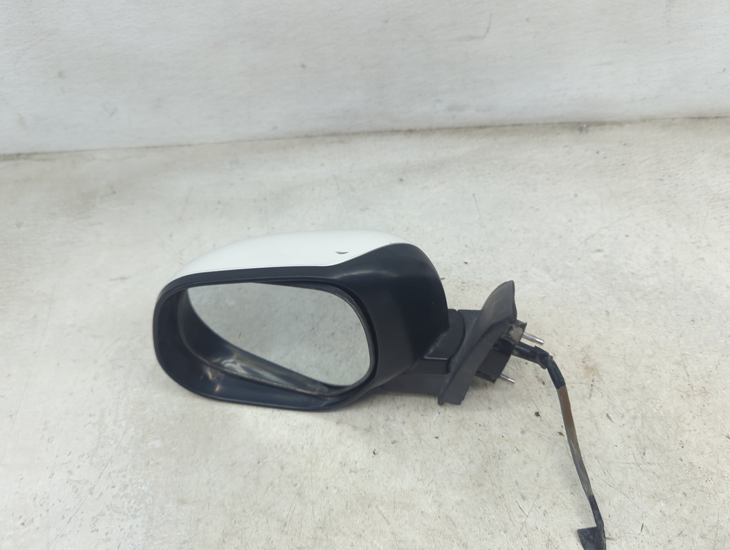 2011-2013 Mitsubishi Outlander Sport Driver Side View Mirror - Left Door Mirror OEM Used - Oemusedautoparts1.com