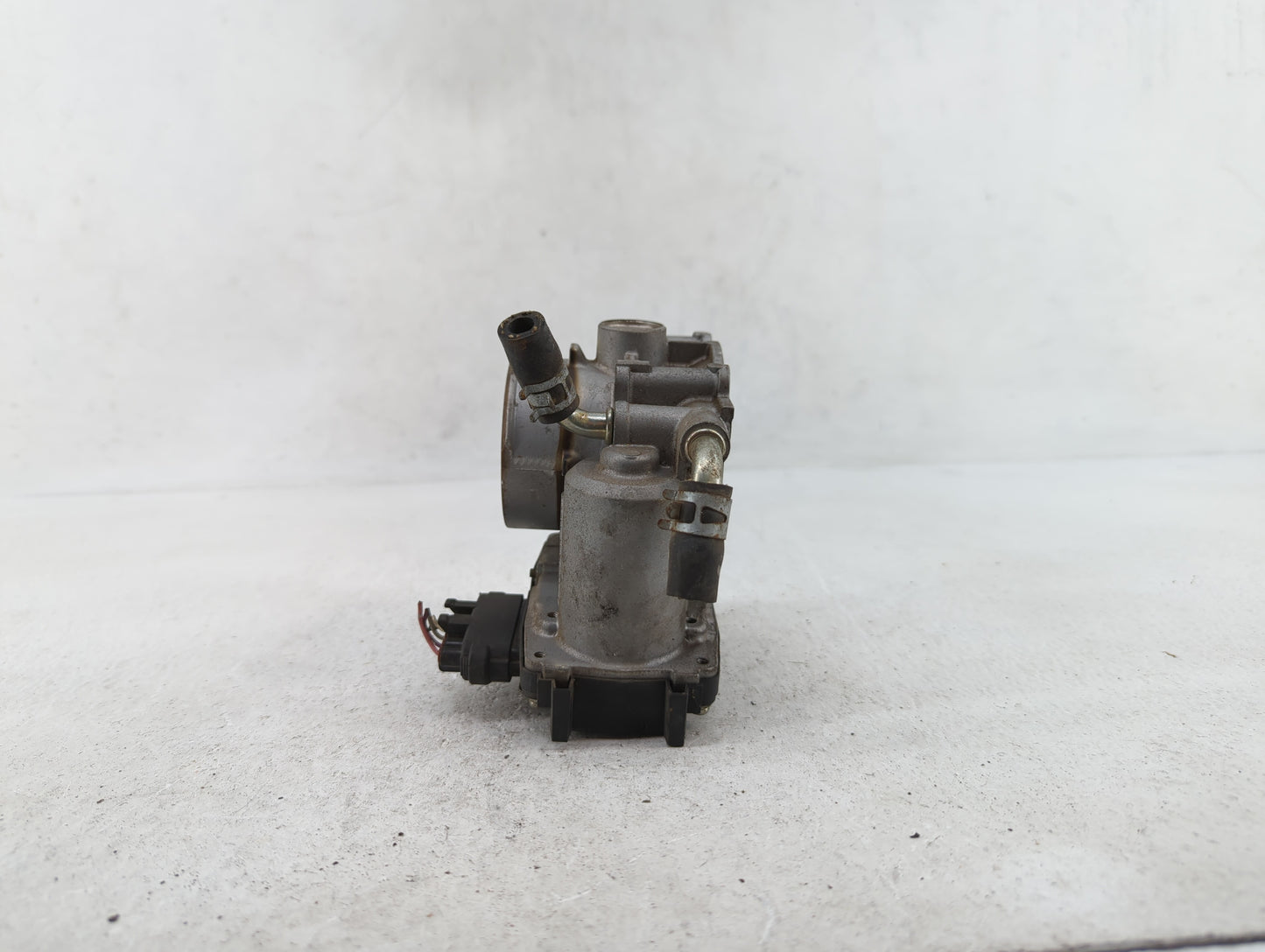 2011 Mitsubishi Outlander Sport Throttle Body P/N:57020 Fits Fits 2008 OEM Used Auto Parts - Oemusedautoparts1.com