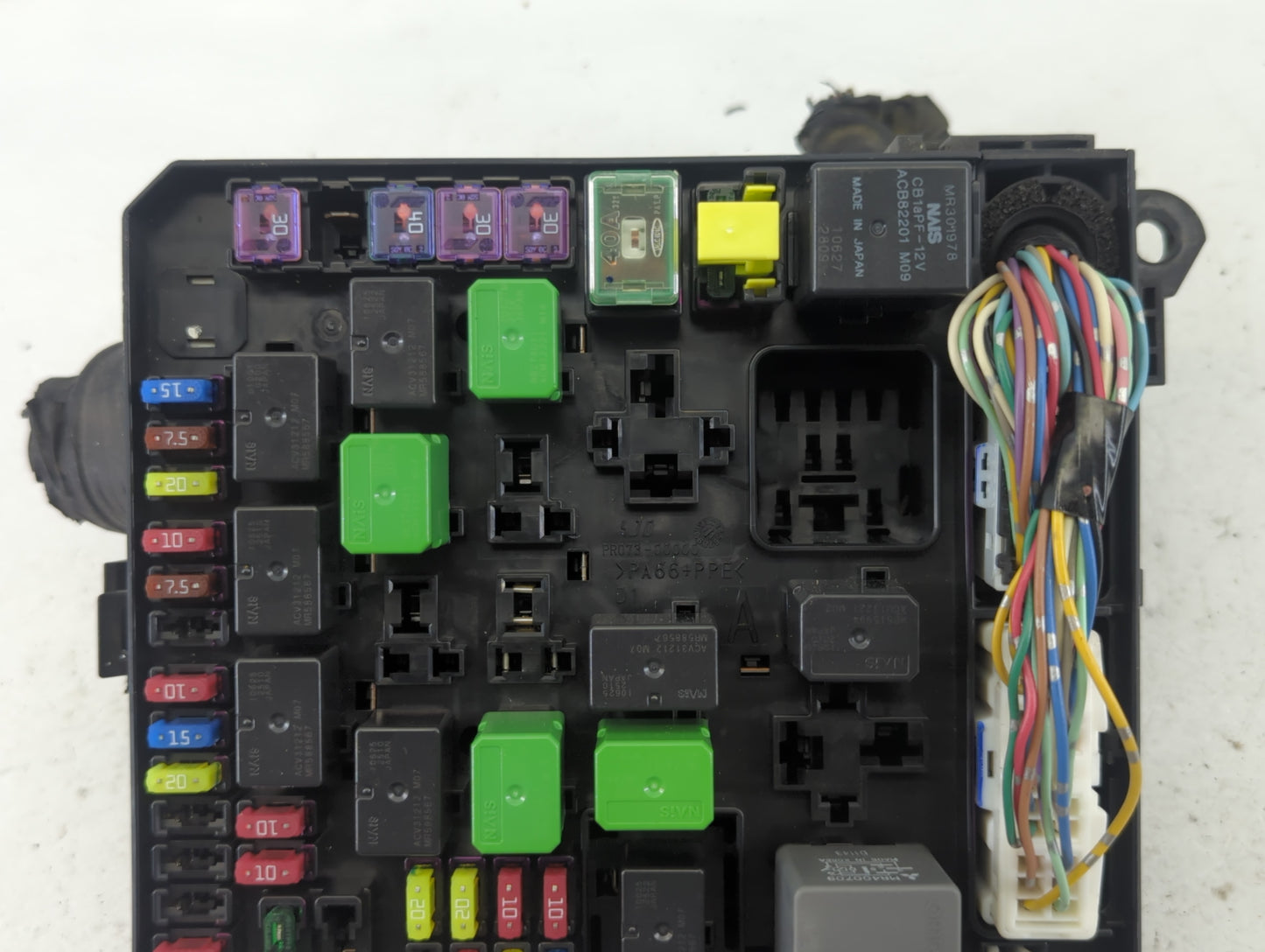 2011 Mitsubishi Outlander Sport Fusebox Fuse Box Panel Relay Module P/N:PR061-02000 Fits OEM Used Auto Parts - Oemusedautopa