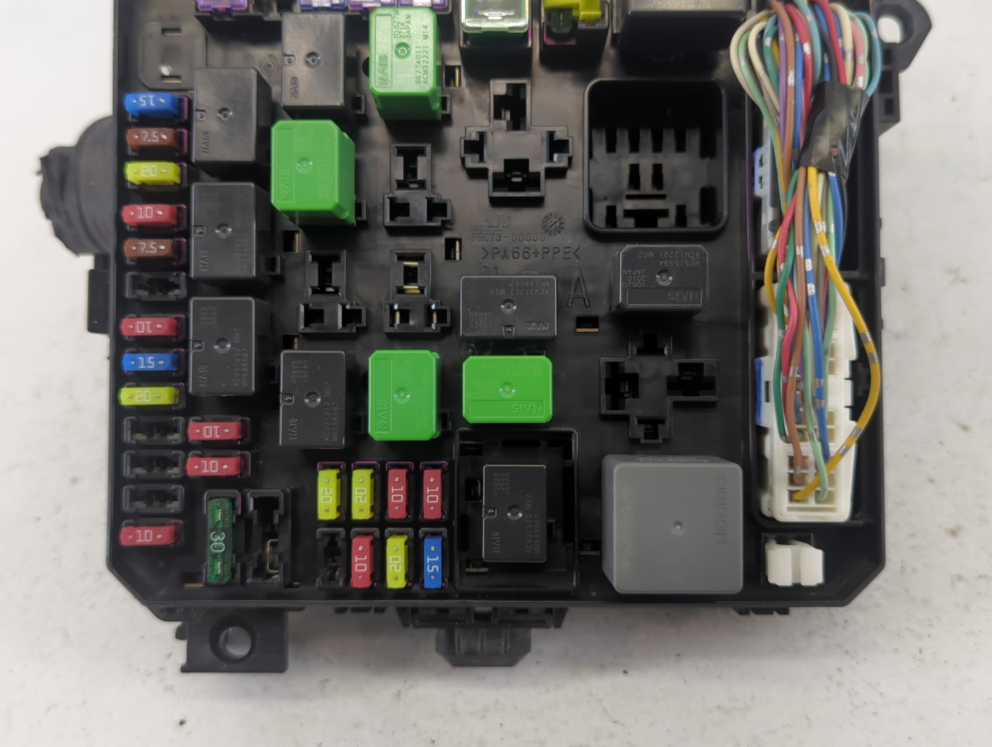 2011 Mitsubishi Outlander Sport Fusebox Fuse Box Panel Relay Module P/N:PR061-02000 Fits OEM Used Auto Parts - Oemusedautopa