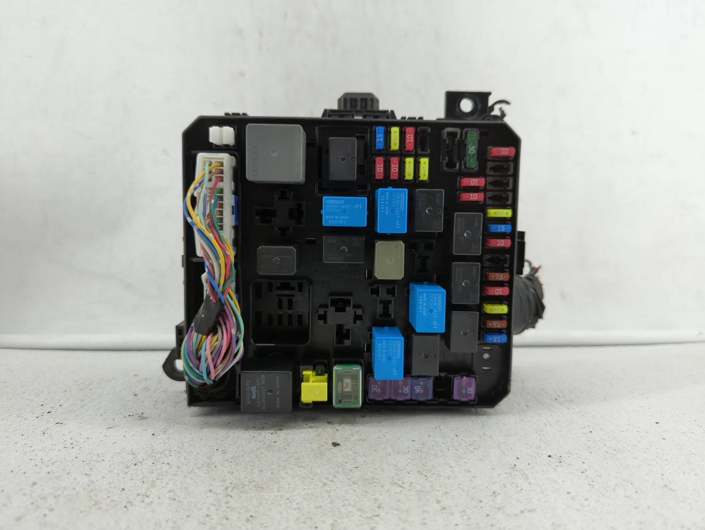 2011 Mitsubishi Rvr Fusebox Fuse Box Panel Relay Module P/N:8565A024 Fits OEM Used Auto Parts - Oemusedautoparts1.com