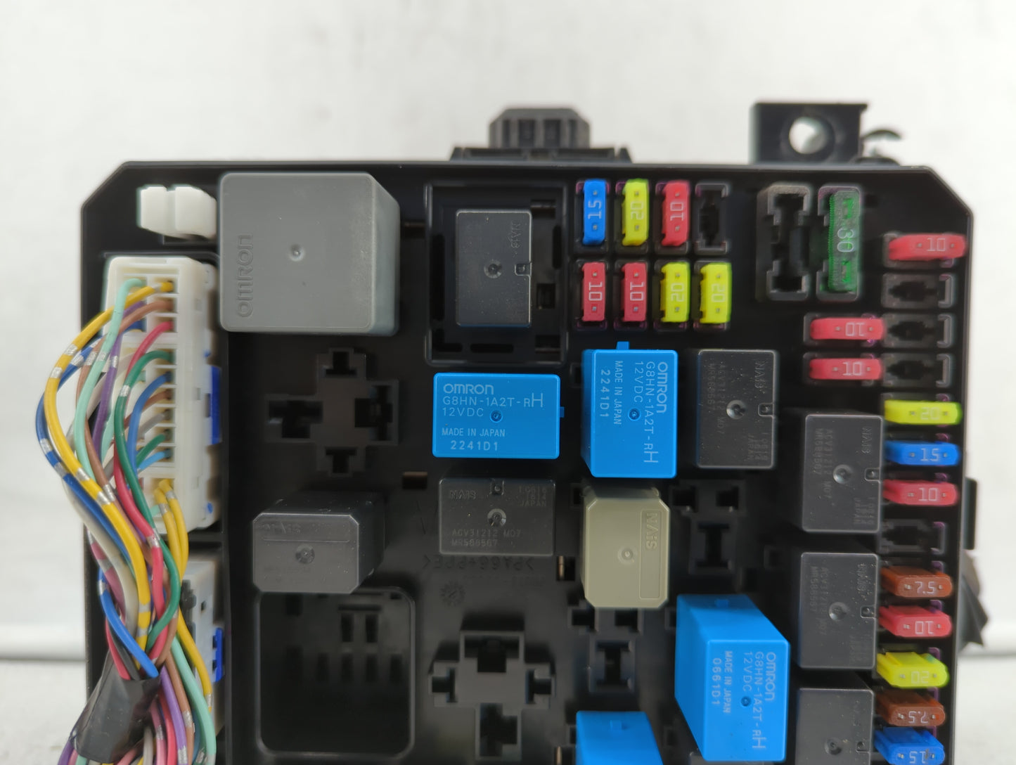 2011 Mitsubishi Rvr Fusebox Fuse Box Panel Relay Module P/N:8565A024 Fits OEM Used Auto Parts - Oemusedautoparts1.com