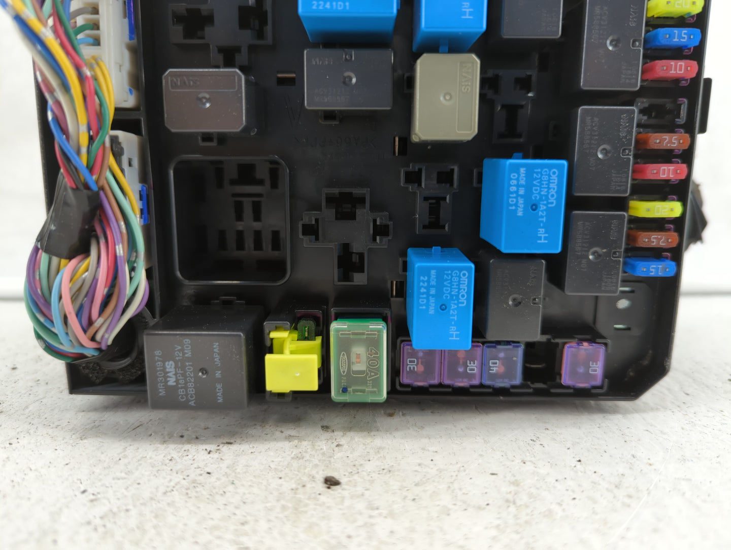 2011 Mitsubishi Rvr Fusebox Fuse Box Panel Relay Module P/N:8565A024 Fits OEM Used Auto Parts - Oemusedautoparts1.com