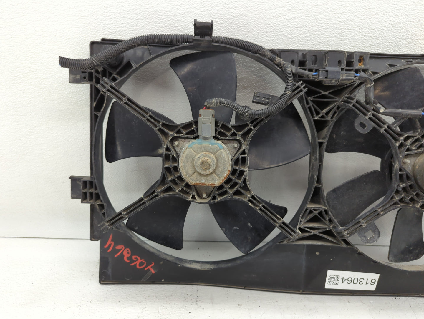 2011-2017 Mitsubishi Rvr Left Radiator Fan Motor Assembly Black - Oemusedautoparts1.com