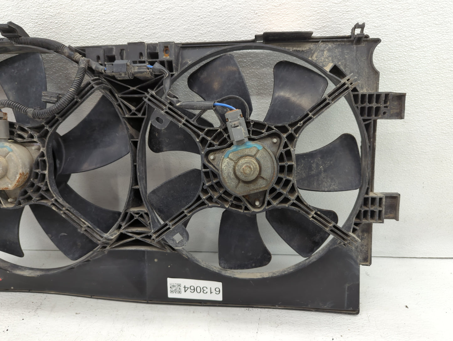 2011-2017 Mitsubishi Rvr Left Radiator Fan Motor Assembly Black - Oemusedautoparts1.com