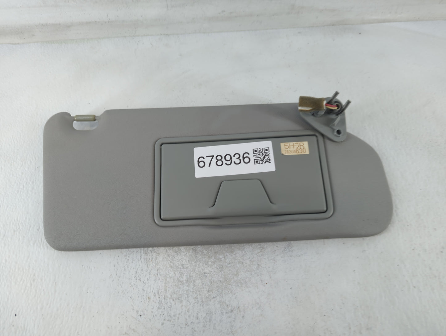 2011-2012 Mitsubishi Rvr Sun Visor Shade Replacement Passenger Right Mirror Fits Fits 2010 2011 2012 OEM Used Auto Parts - O