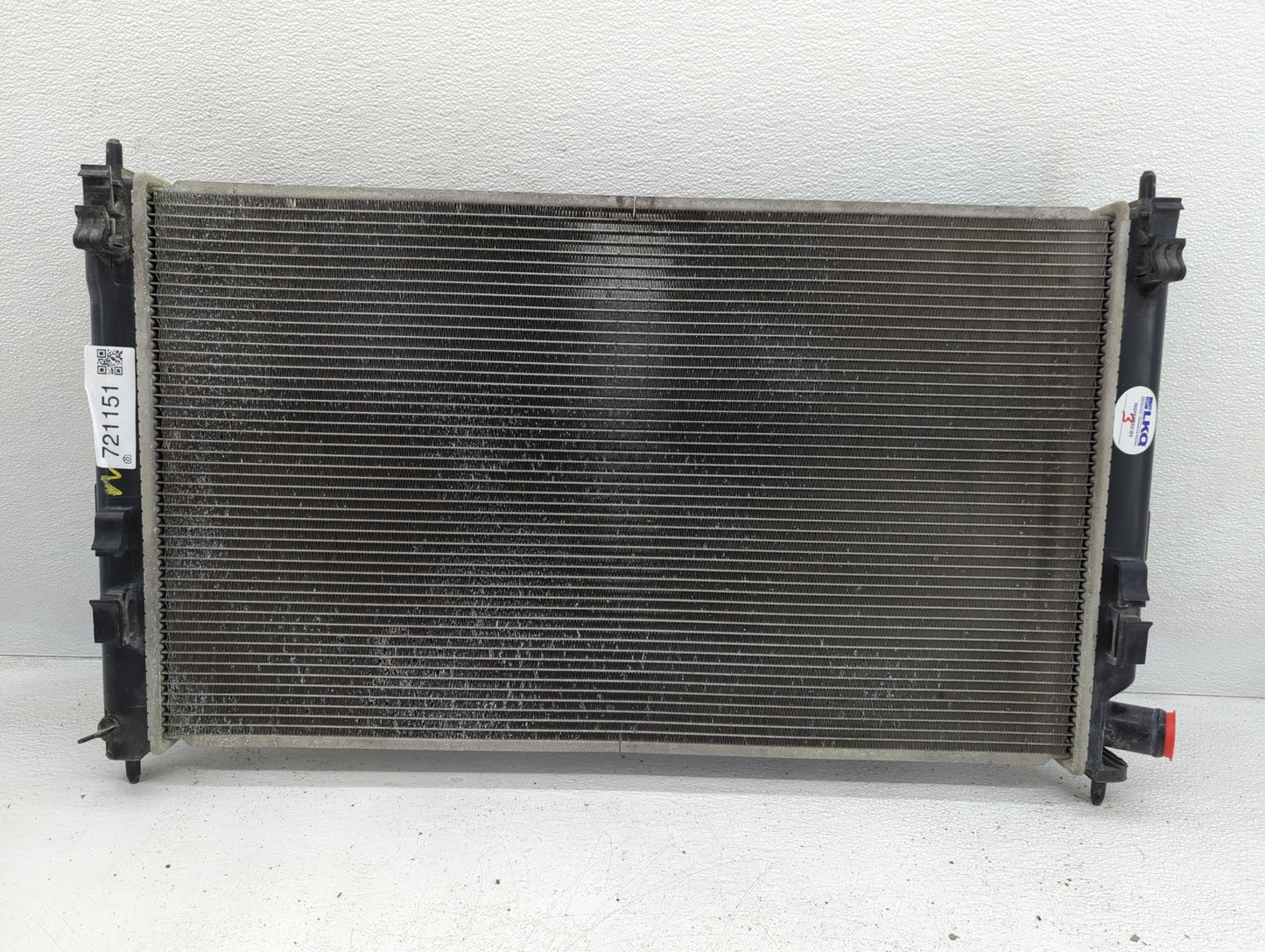 2011-2012 Mitsubishi Rvr Engine Cooling Radiator Condensor P/N:PA66-GF30 Fits Fits 2008 2009 2010 2011 2012 2013 OEM Used Au