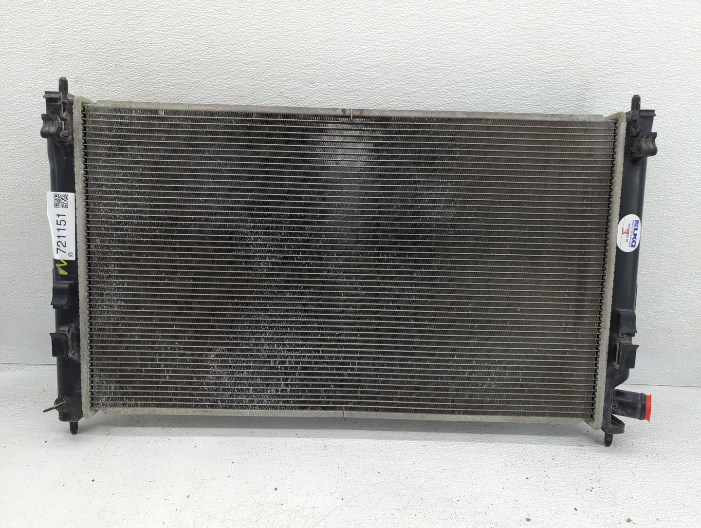 2011-2012 Mitsubishi Rvr Engine Cooling Radiator Condensor P/N:PA66-GF30 Fits Fits 2008 2009 2010 2011 2012 2013 OEM Used Au