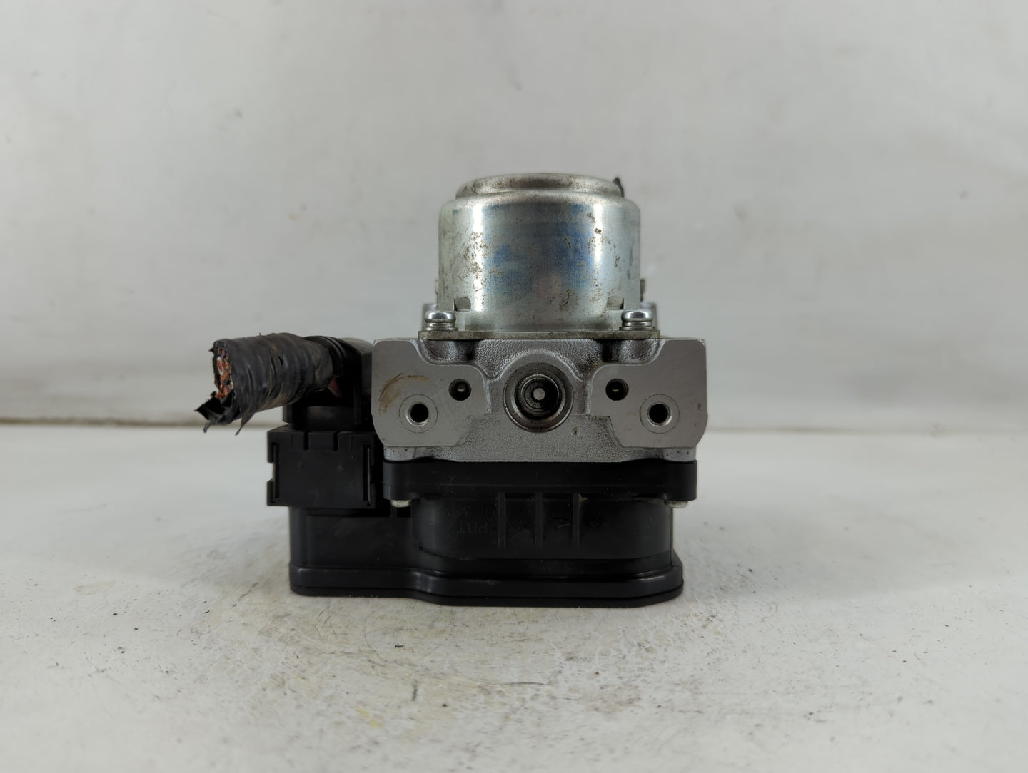 2011-2013 Nissan Altima ABS Pump Control Module Replacement P/N:FO 0D02 5927 Fits Fits 2011 2012 2013 OEM Used Auto Parts - 