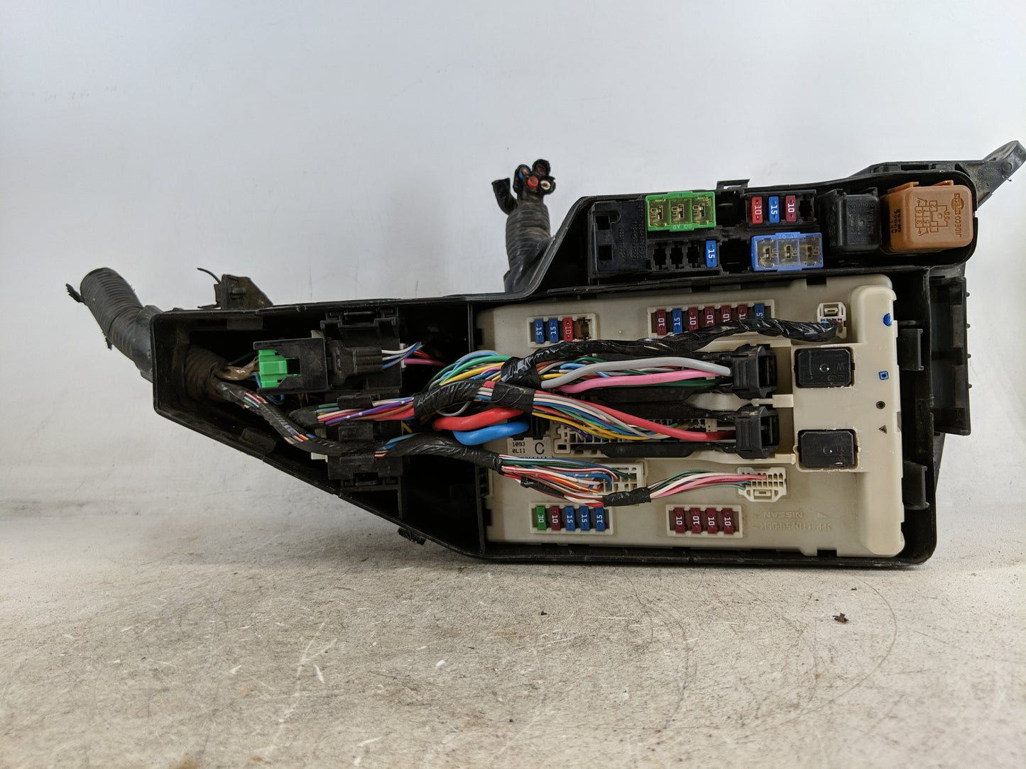 2011-2013 Nissan Altima Fusebox Fuse Box Panel Relay Module P/N:24381 7990A 7254-5763-30 Fits Fits 2011 2012 2013 OEM Used A