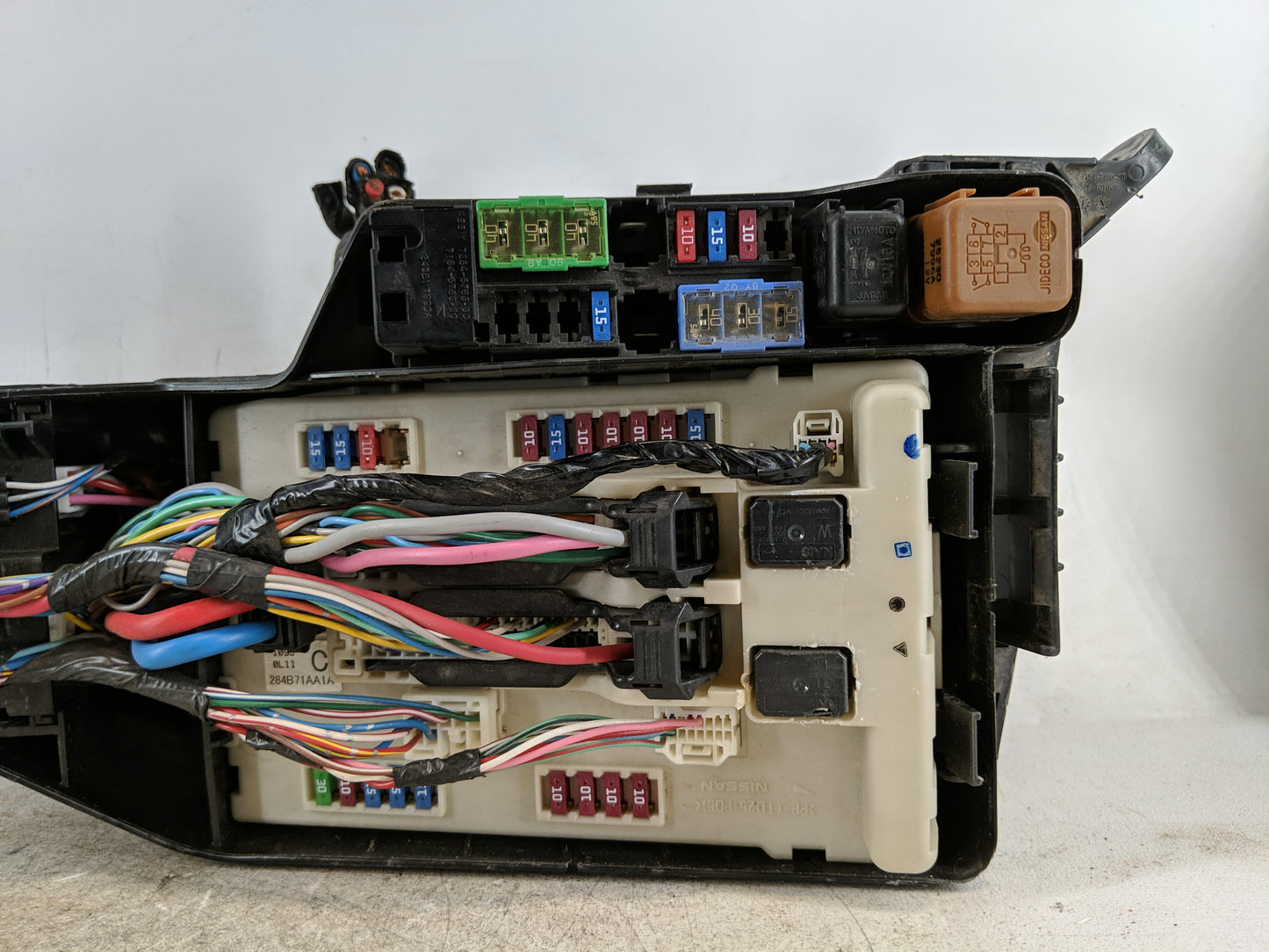 2011-2013 Nissan Altima Fusebox Fuse Box Panel Relay Module P/N:24381 7990A 7254-5763-30 Fits Fits 2011 2012 2013 OEM Used A