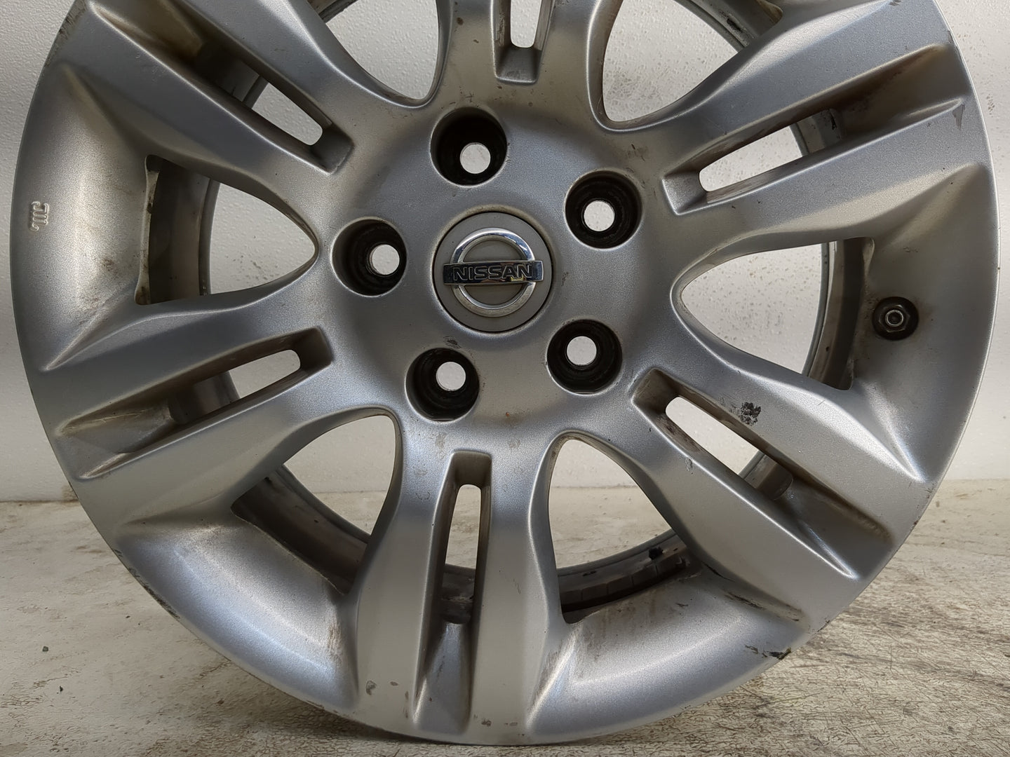 2010-2013 Nissan Altima Oem Wheel Rim - Oemusedautoparts1.com