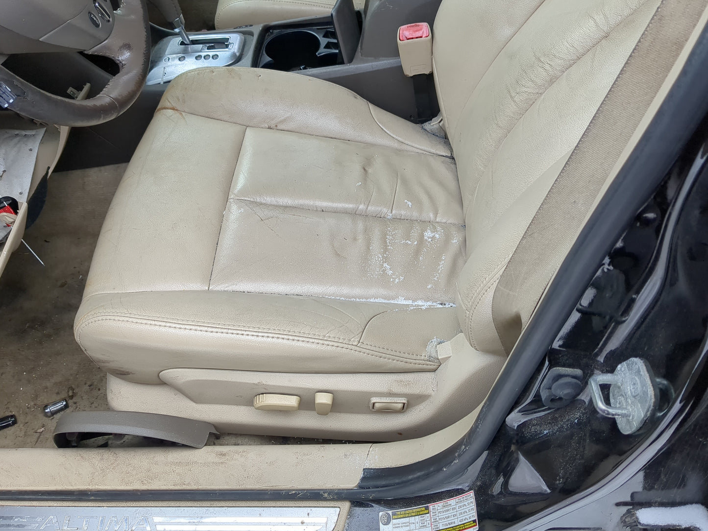 2010-2012 Nissan Altima Driver Front Seat Oem 1249566 - Oemusedautoparts1.com