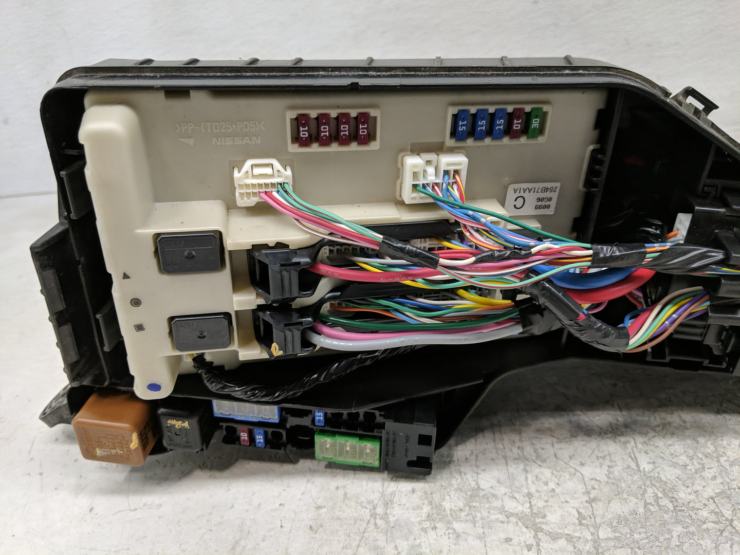2011 Nissan Altima Fusebox Fuse Box Panel Relay Module P/N:284B71AA1A Fits OEM Used Auto Parts - Oemusedautoparts1.com