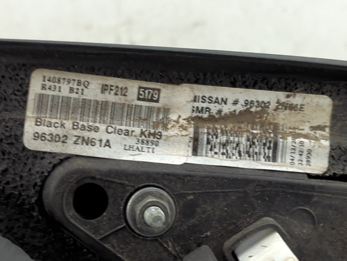 2010-2012 Nissan Altima Driver Side View Mirror - Left Door Mirror OEM Used - Oemusedautoparts1.com