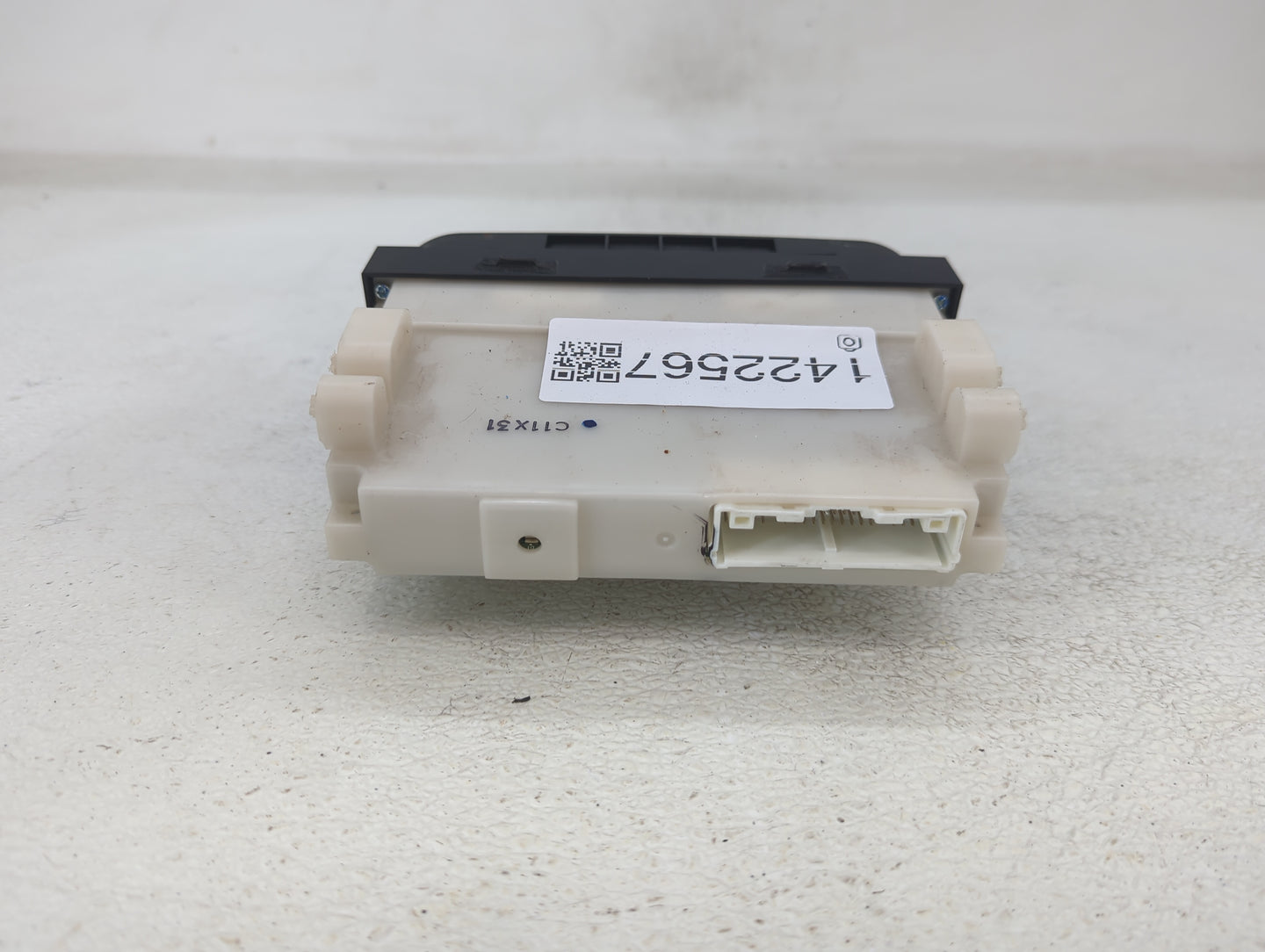 2010-2012 Nissan Altima Radio AM FM Cd Player Receiver Replacement P/N:27500 JA01A 28185 ZX11A Fits Fits 2010 2011 2012 OEM 