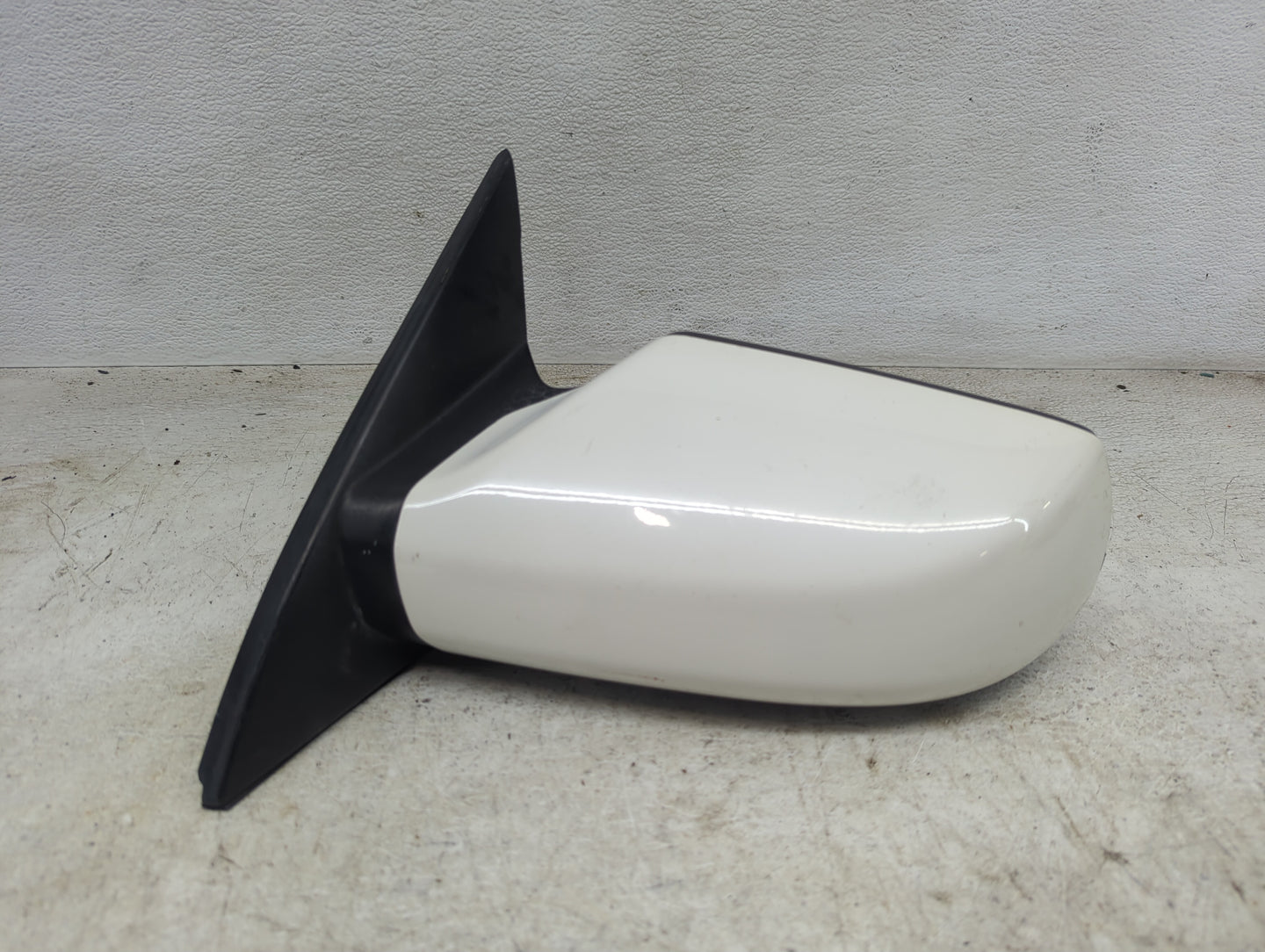2007-2012 Nissan Altima Driver Side View Mirror - Left Door Mirror OEM Used - Oemusedautoparts1.com
