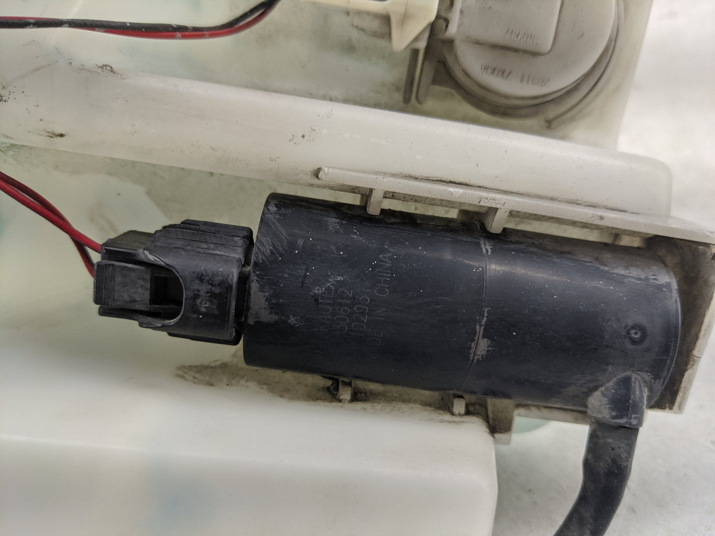 2007-2013 Nissan Altima Windshield Washer Fluid Reservoir Bottle Oem 1467112 - Oemusedautoparts1.com