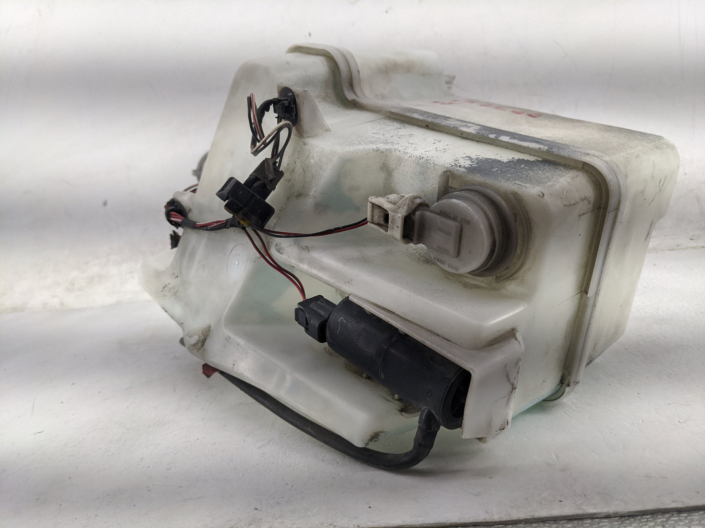2007-2013 Nissan Altima Windshield Washer Fluid Reservoir Bottle Oem 1467112 - Oemusedautoparts1.com