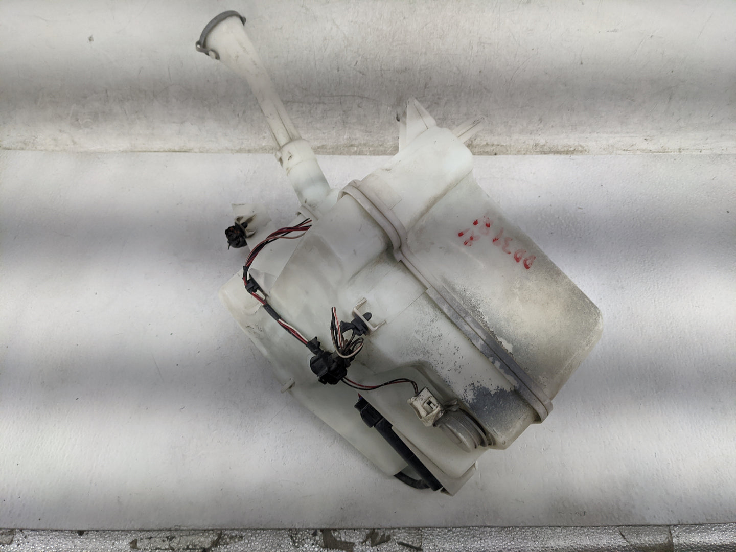 2007-2013 Nissan Altima Windshield Washer Fluid Reservoir Bottle Oem 1467112 - Oemusedautoparts1.com
