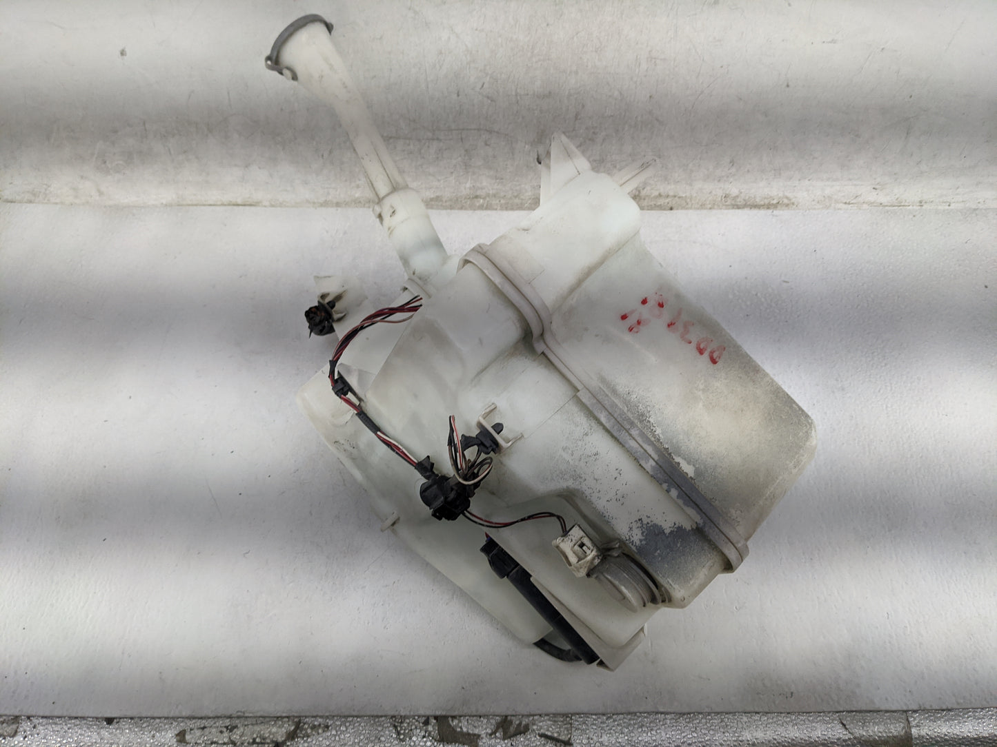 2007-2013 Nissan Altima Windshield Washer Fluid Reservoir Bottle Oem 1467112 - Oemusedautoparts1.com