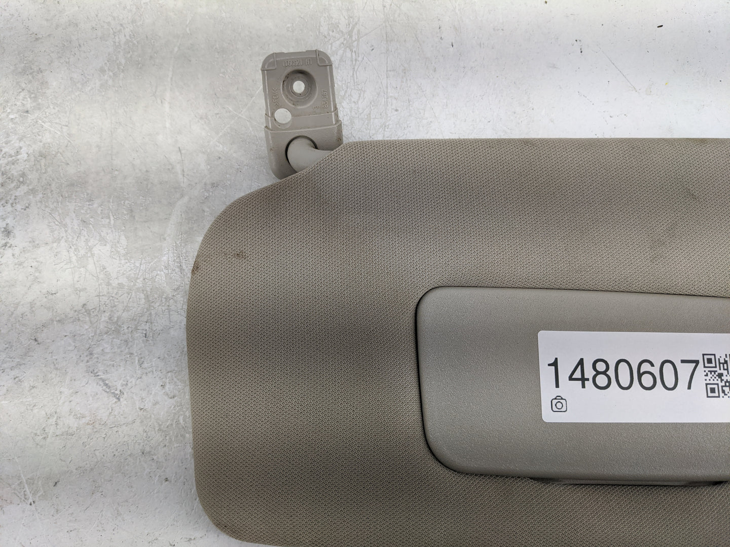 2010-2012 Nissan Altima Sun Visor Shade Replacement Driver Left Mirror Fits Fits 2010 2011 2012 OEM Used Auto Parts - Oemuse
