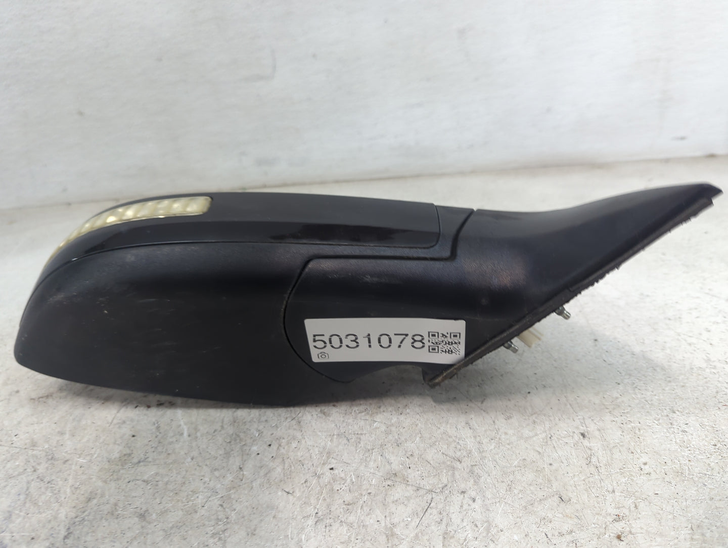 2010-2012 Nissan Altima Passenger Side View Mirror - Right Door Mirror OEM Used - Oemusedautoparts1.com