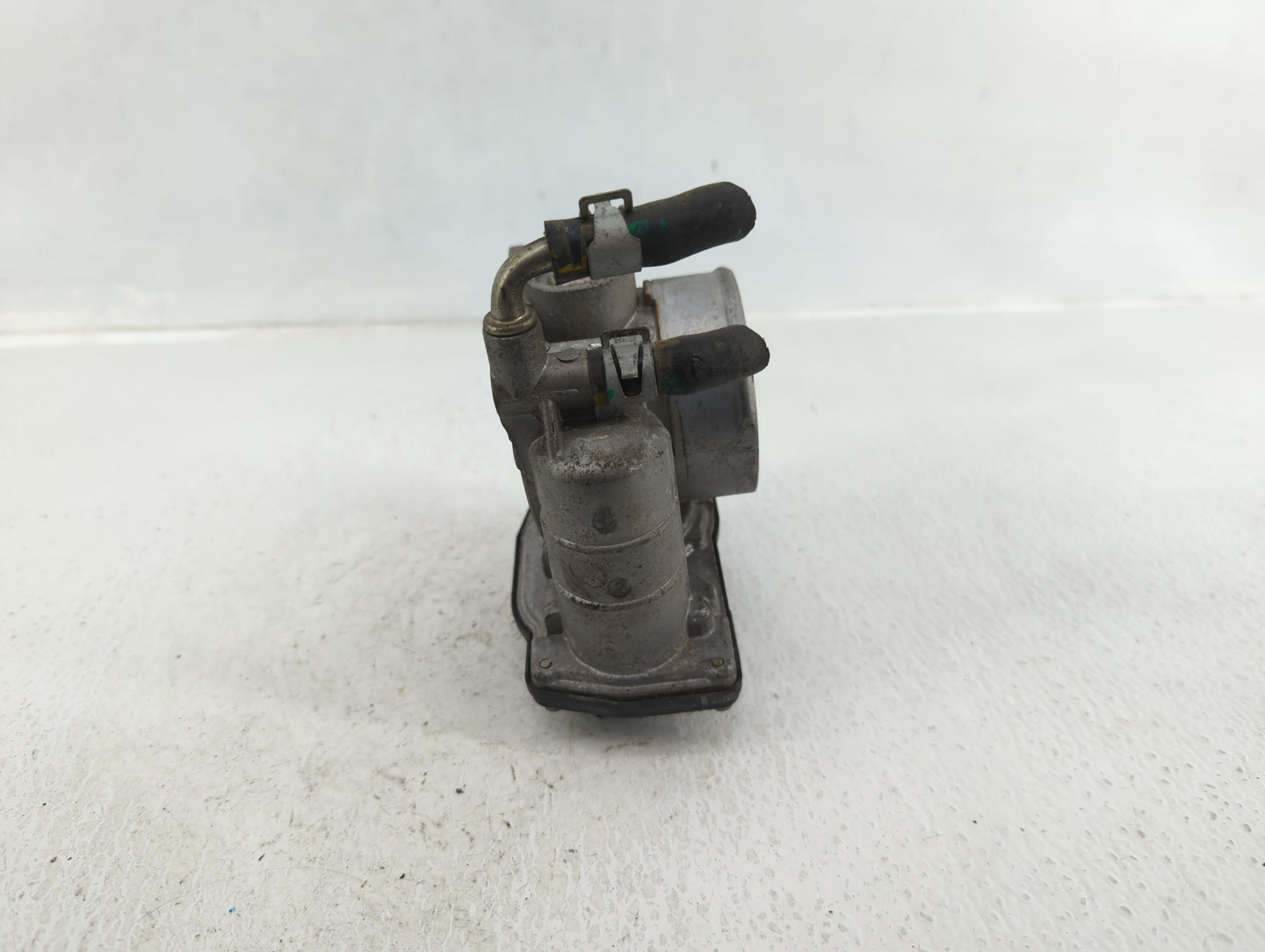 2007-2013 Nissan Altima Throttle Body P/N:RME60-15 Fits Fits 2007 2008 2009 2010 2011 2012 2013 OEM Used Auto Parts - Oemuse