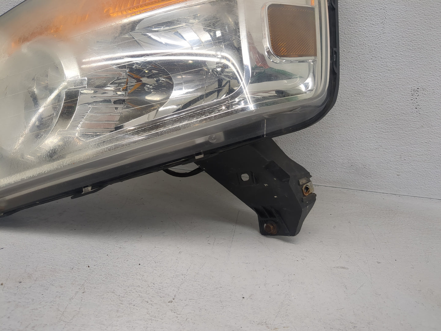 2008-2015 Nissan Armada Driver Left Oem Head Light Headlight Lamp - Oemusedautoparts1.com