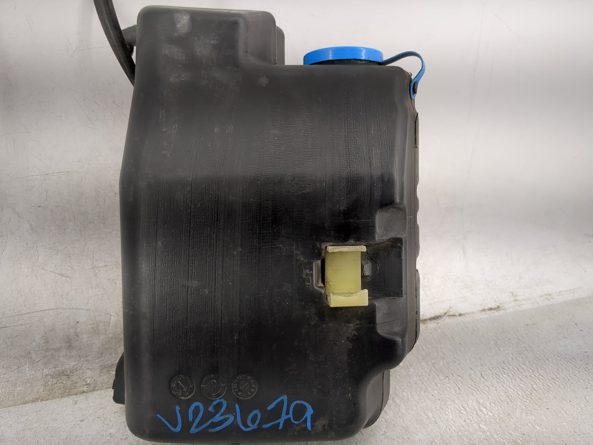 2005-2015 Nissan Armada Windshield Washer Fluid Reservoir Bottle Oem 1459758 - Oemusedautoparts1.com