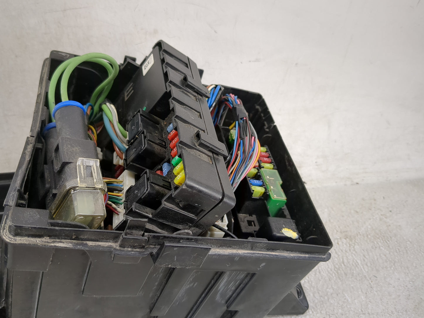 2008-2012 Nissan Armada Fusebox Fuse Box Panel Relay Module P/N:24382 ZV01A Fits Fits 2008 2009 2010 2011 2012 OEM Used Auto