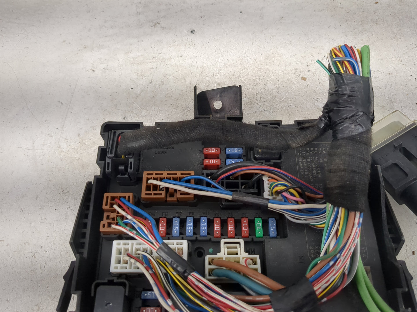 2008-2012 Nissan Armada Fusebox Fuse Box Panel Relay Module P/N:284B7 ZE03B 3821033577 Fits Fits 2008 2009 2010 2011 2012 OE