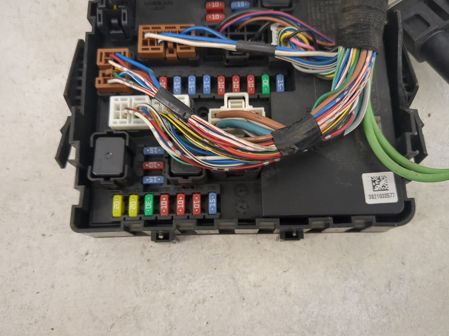 2008-2012 Nissan Armada Fusebox Fuse Box Panel Relay Module P/N:284B7 ZE03B 3821033577 Fits Fits 2008 2009 2010 2011 2012 OE