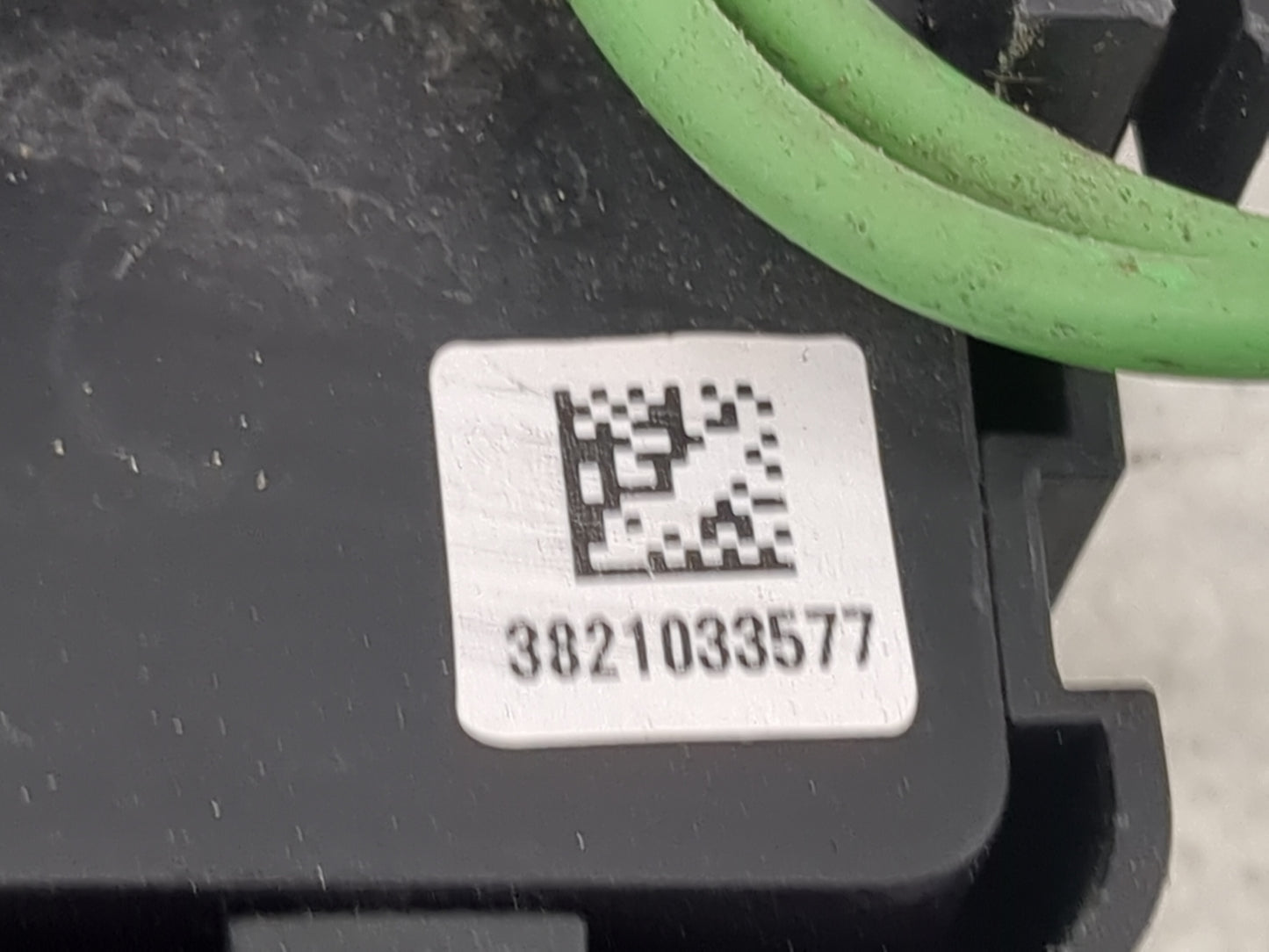 2008-2012 Nissan Armada Fusebox Fuse Box Panel Relay Module P/N:284B7 ZE03B 3821033577 Fits Fits 2008 2009 2010 2011 2012 OE