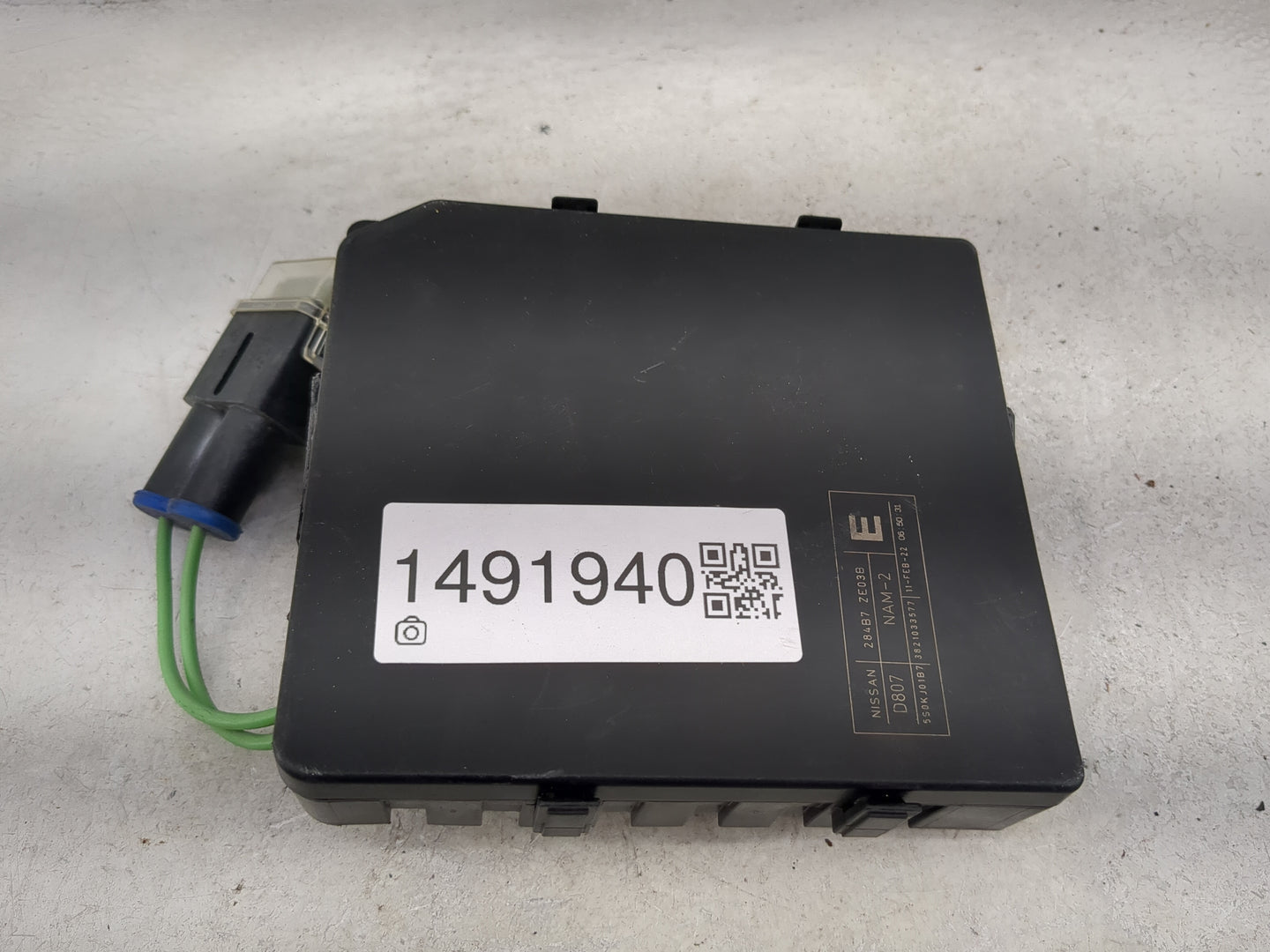 2008-2012 Nissan Armada Fusebox Fuse Box Panel Relay Module P/N:284B7 ZE03B 3821033577 Fits Fits 2008 2009 2010 2011 2012 OE