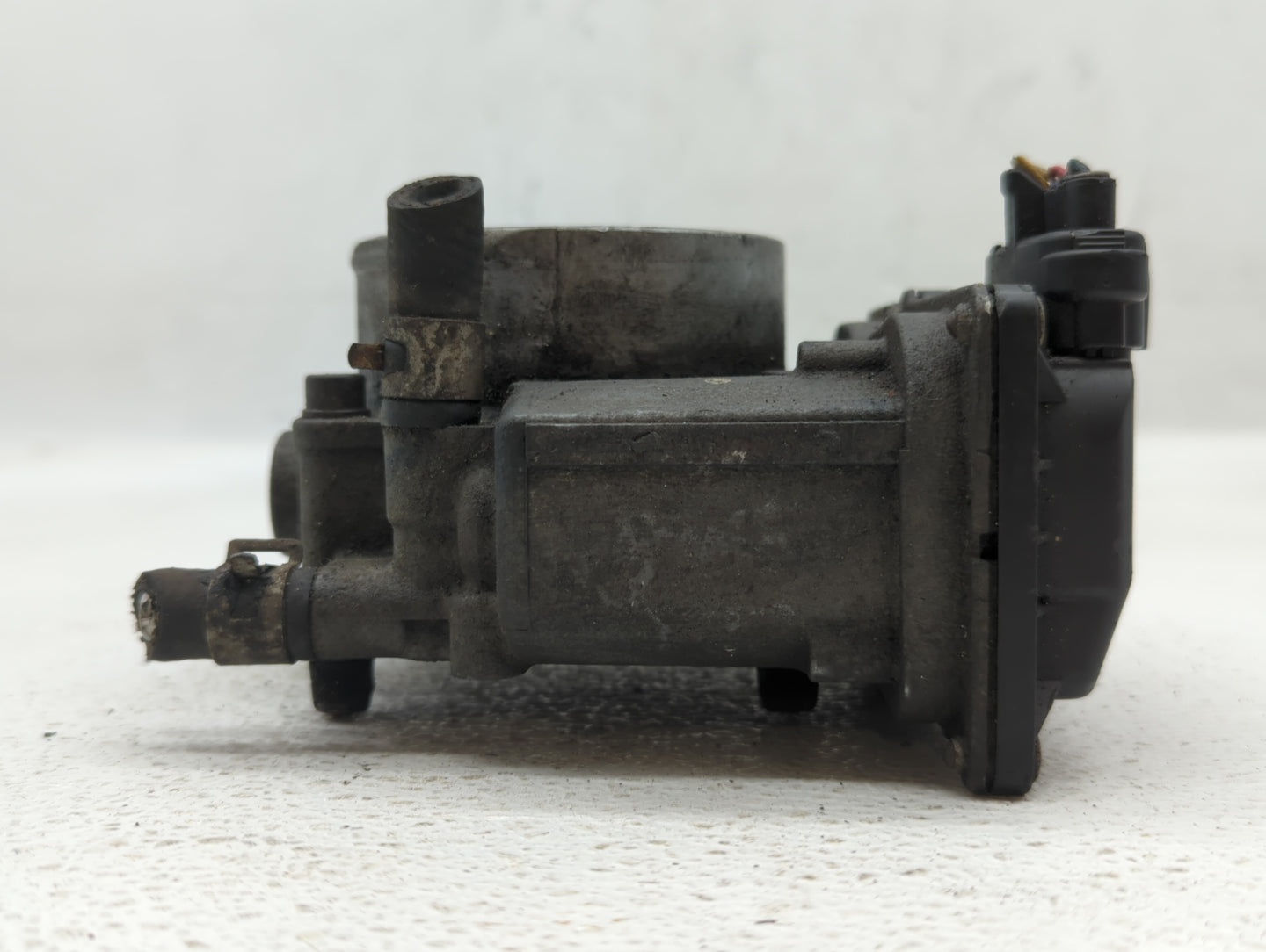 2005-2012 Nissan Armada Throttle Body P/N:16119 7S000 16119 7S000 A Fits OEM Used Auto Parts - Oemusedautoparts1.com