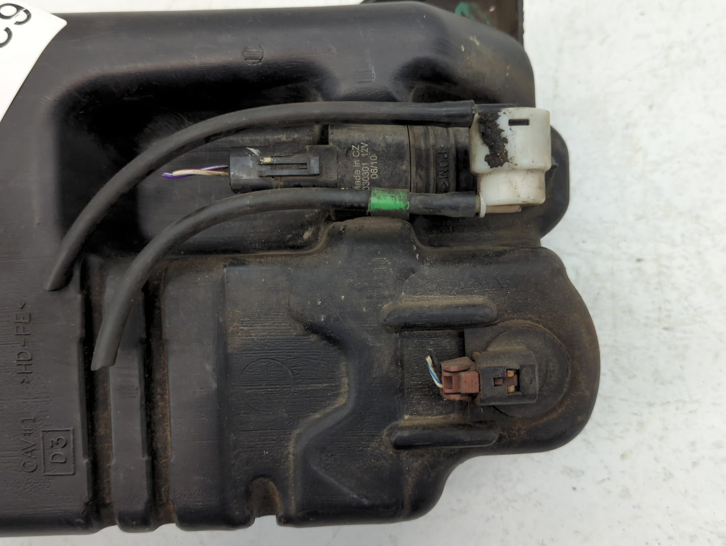 2005-2015 Nissan Armada Windshield Washer Fluid Reservoir Bottle Oem - Oemusedautoparts1.com