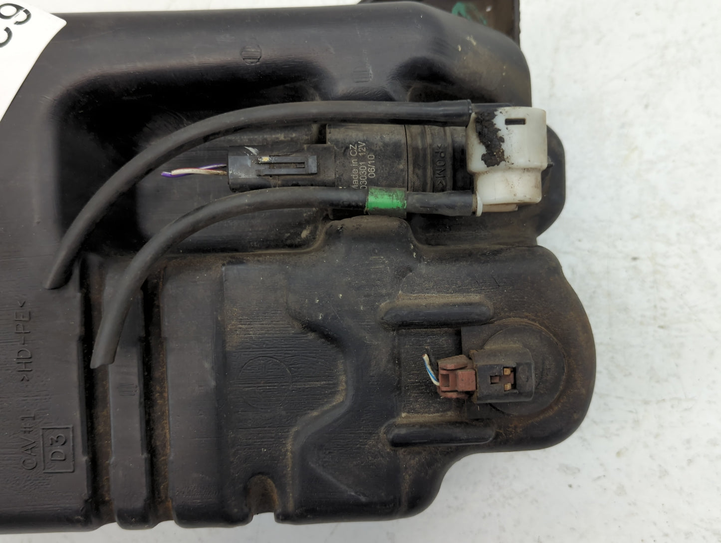 2005-2015 Nissan Armada Windshield Washer Fluid Reservoir Bottle Oem - Oemusedautoparts1.com