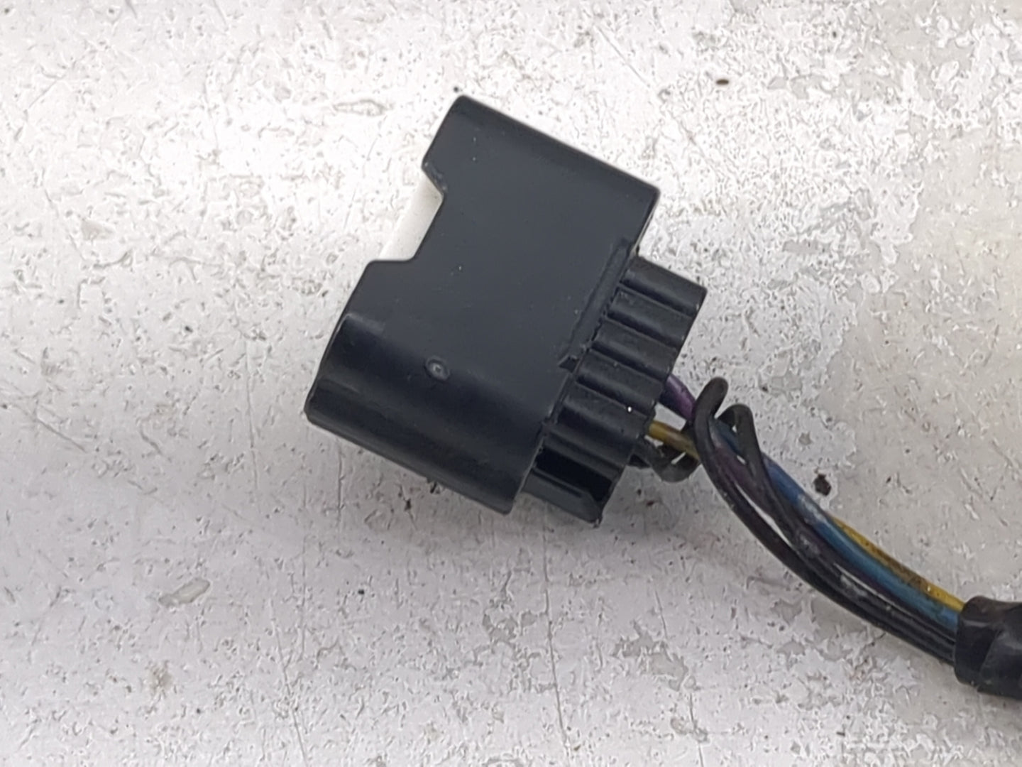 2010-2019 Nissan Frontier Driver Side View Mirror - Left Door Mirror OEM Used - Oemusedautoparts1.com