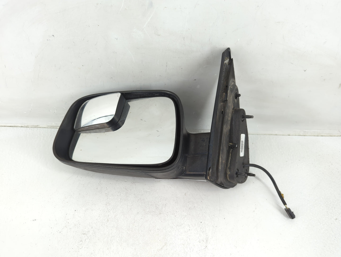 2011-2012 Nissan Juke Driver Side View Mirror - Left Door Mirror OEM Used - Oemusedautoparts1.com