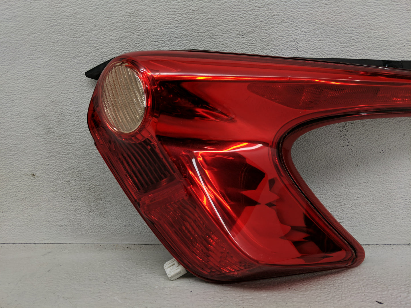 2011-2014 Nissan Juke Tail Light Assembly Passenger Right OEM Fits Fits 2011 2012 2013 2014 OEM Used Auto Parts - Oemusedaut