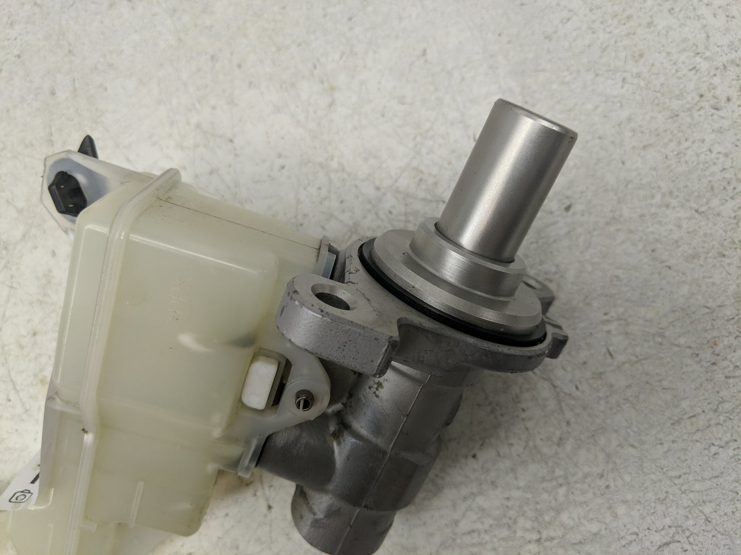 2011-2017 Nissan Juke Brake Master Cylinder - Oemusedautoparts1.com