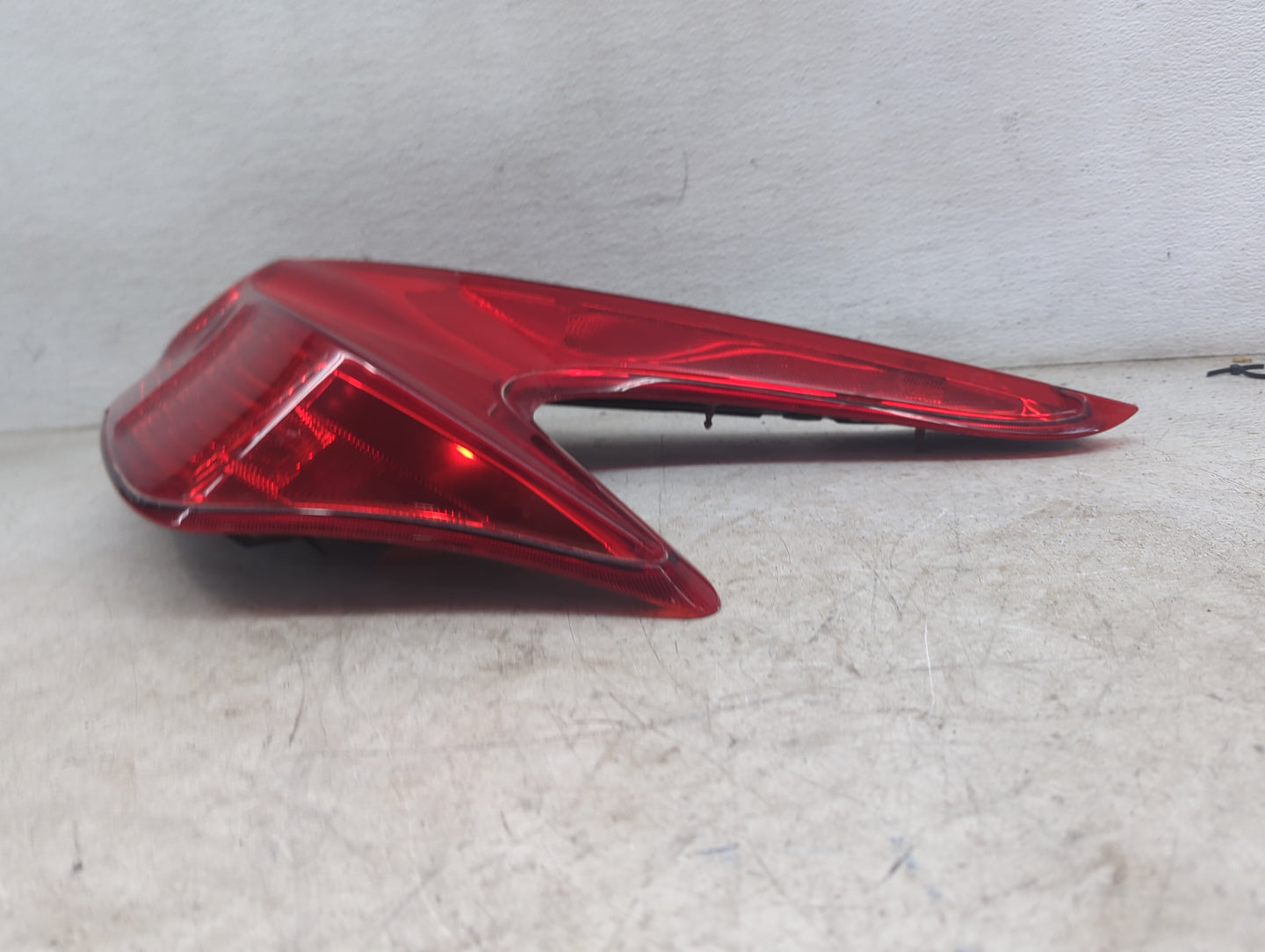 2011-2014 Nissan Juke Tail Light Assembly Driver Left OEM Fits Fits 2011 2012 2013 2014 OEM Used Auto Parts - Oemusedautopar