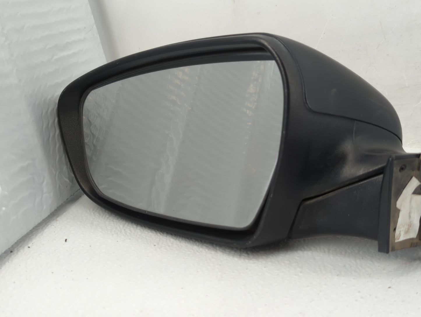 2011 Nissan Juke Driver Side View Mirror - Left Door Mirror OEM Used - Oemusedautoparts1.com