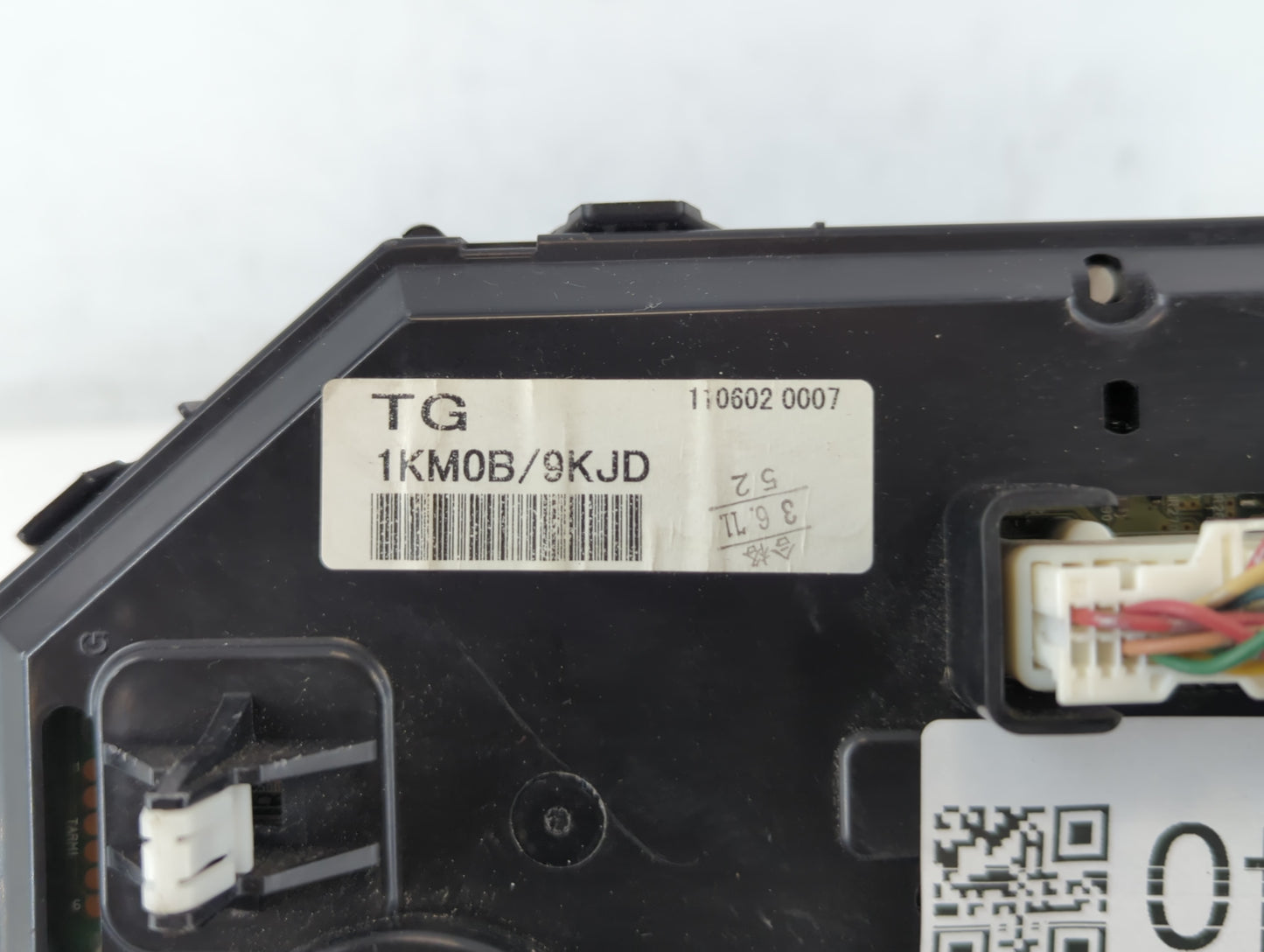 2011 Nissan Juke Instrument Cluster Speedometer Gauges P/N:1KM0B/9KJD TG Fits OEM Used Auto Parts - Oemusedautoparts1.com