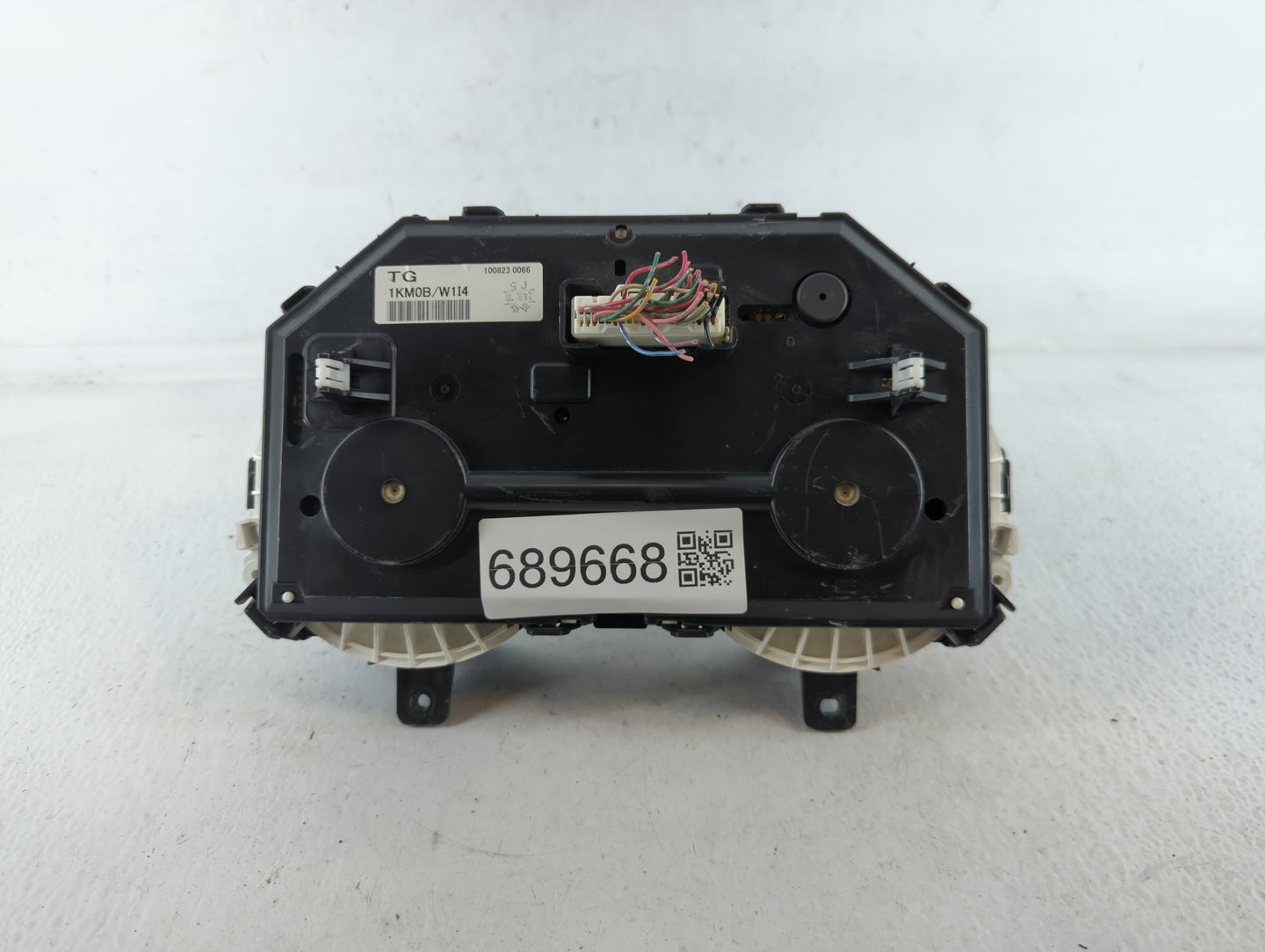 2011 Nissan Juke Instrument Cluster Speedometer Gauges P/N:1KM0B/W114 Fits OEM Used Auto Parts - Oemusedautoparts1.com