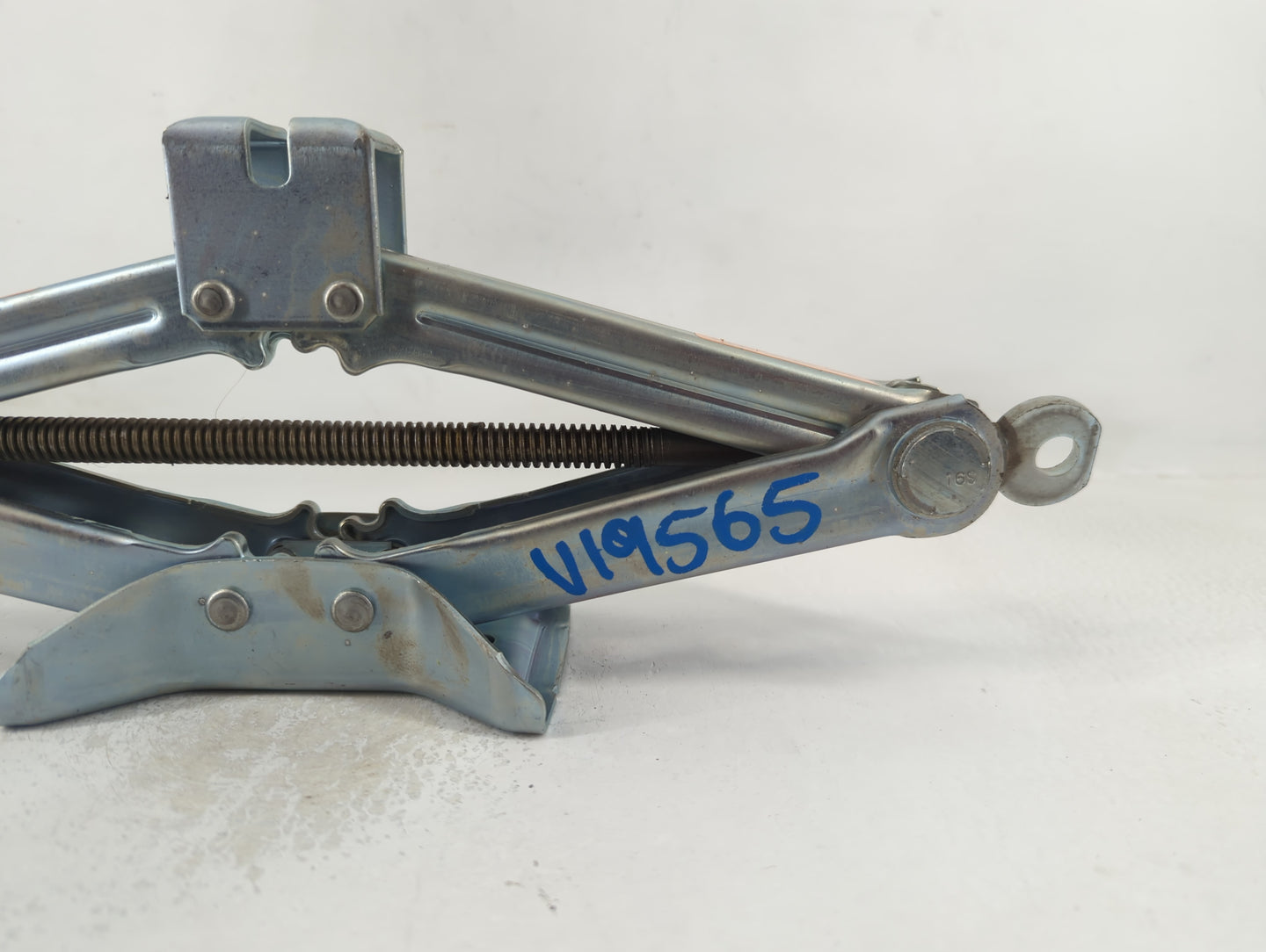 2011 Nissan Juke Spare Scissor Car Jack - Oemusedautoparts1.com