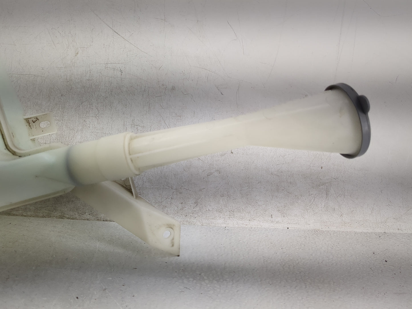 2009-2014 Nissan Maxima Windshield Washer Fluid Reservoir Bottle Oem 1474195 - Oemusedautoparts1.com