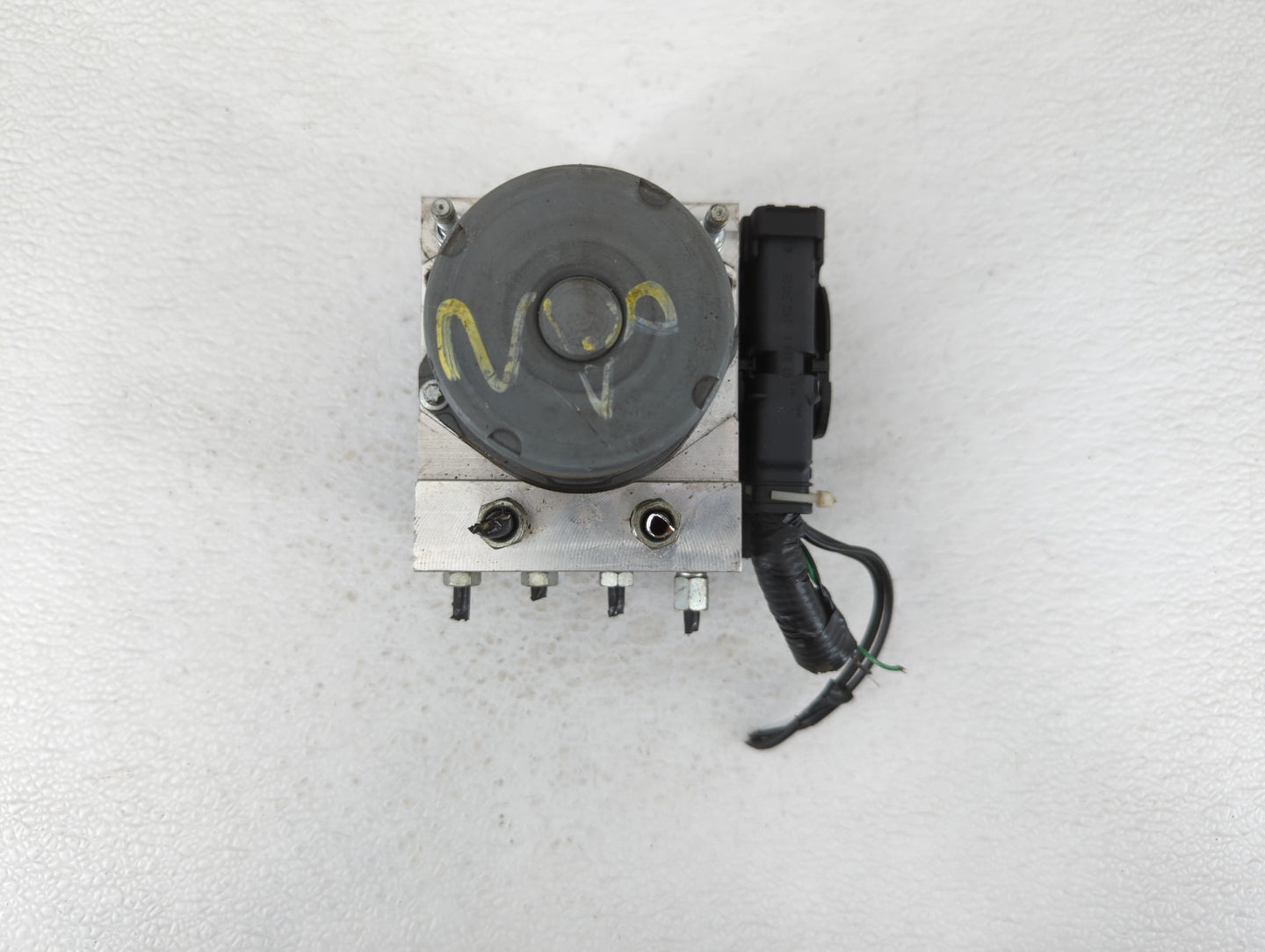 2011 Nissan Maxima ABS Pump Control Module Replacement P/N:0 265 254 463 AC 47660 7Y90C Fits OEM Used Auto Parts - Oemusedau