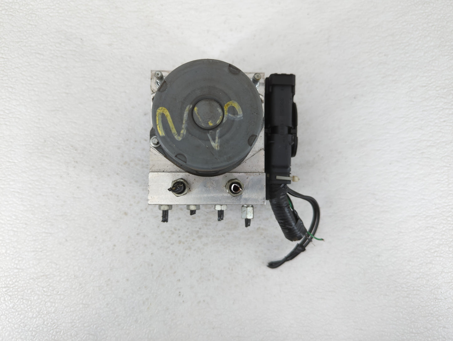 2011 Nissan Maxima ABS Pump Control Module Replacement P/N:0 265 254 463 AC 47660 7Y90C Fits OEM Used Auto Parts - Oemusedau